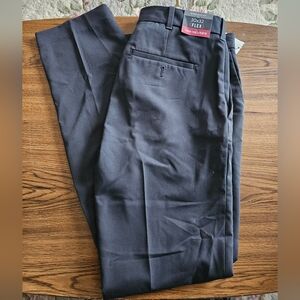 Van Heusen Men’s Flat-Front Dress Pants — Black